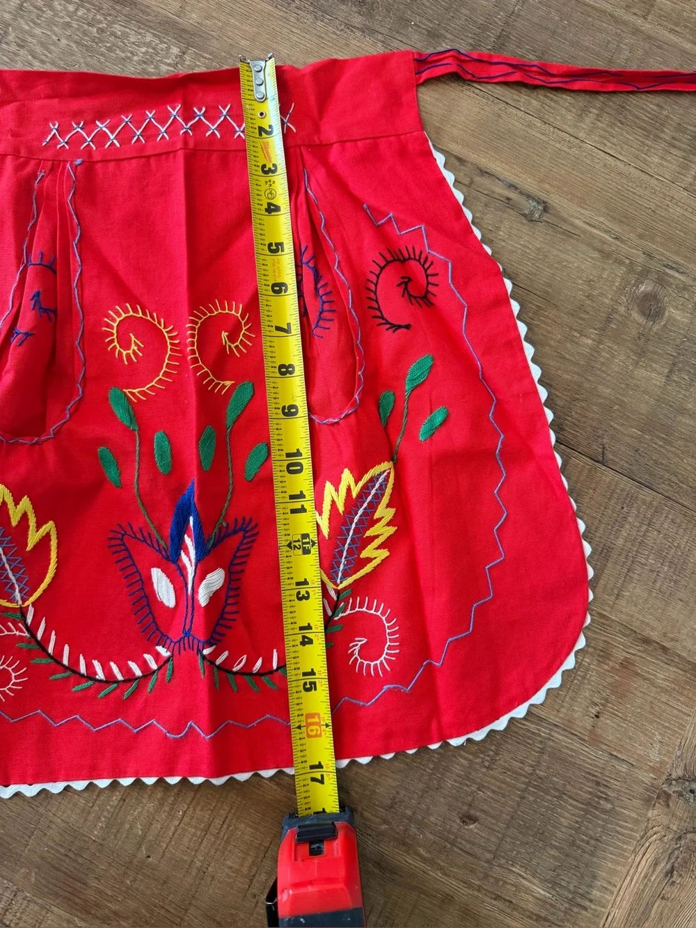 Vintage Folk Art Embroidered Half Apron. Dopamine | Southwestern | Portugese